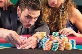 warisan slot Hot Pot live dealer table showing multiple betting positions and card display